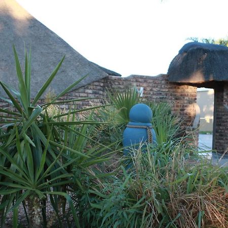 Maritz Country Lodge Keetmanshoop Buitenkant foto