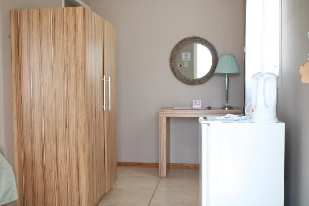 Maritz Country Lodge Keetmanshoop Buitenkant foto
