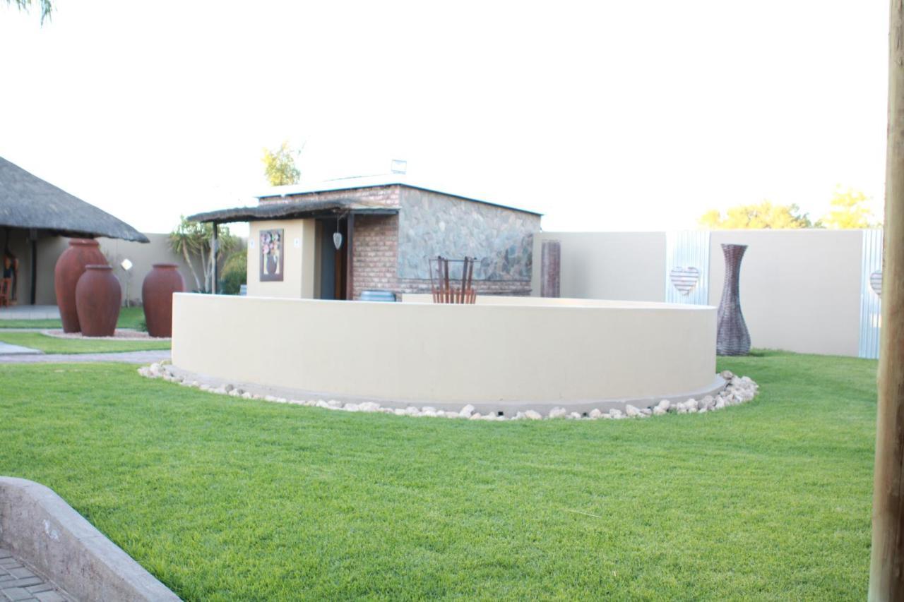 Maritz Country Lodge Keetmanshoop Buitenkant foto