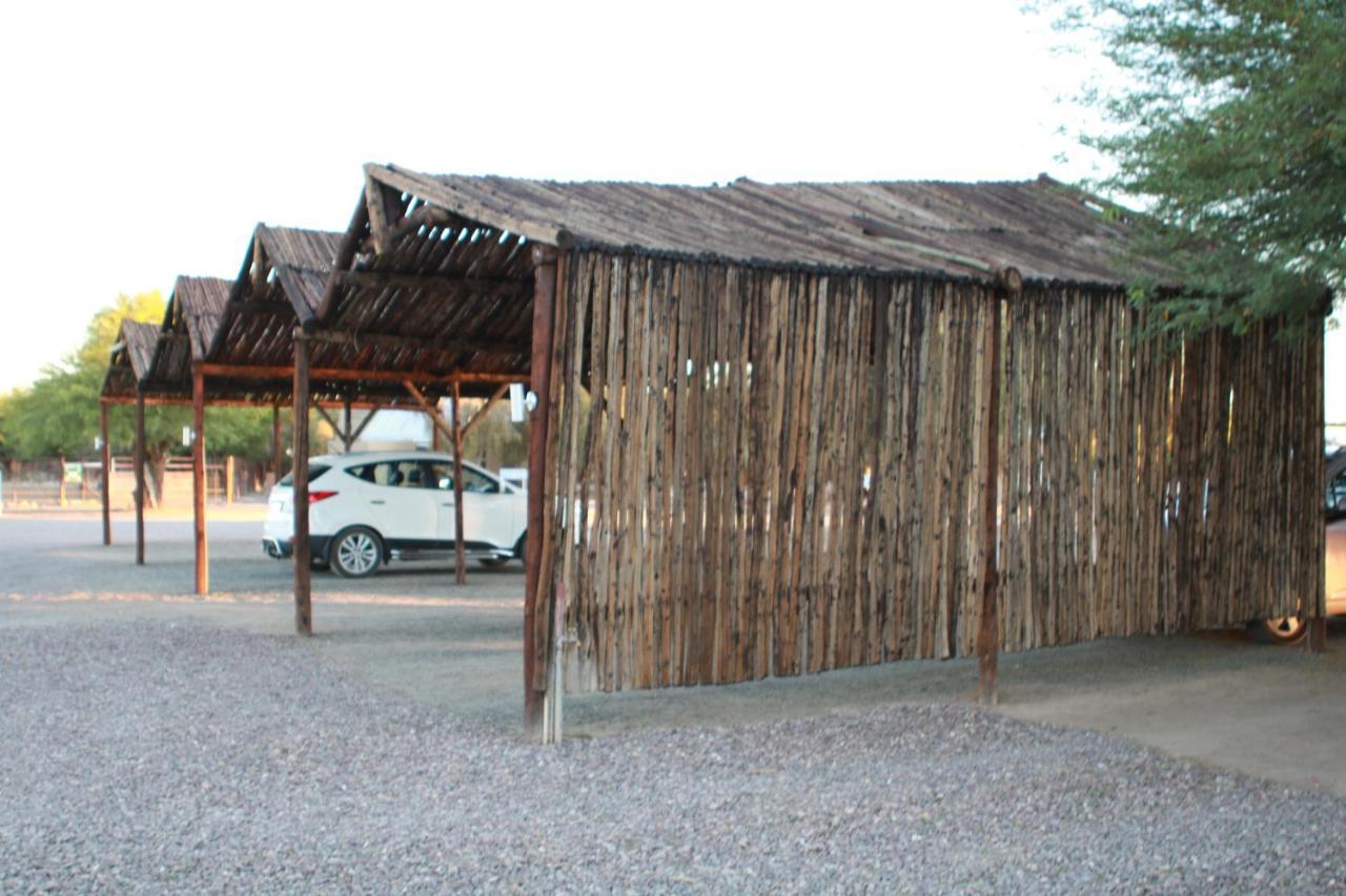 Maritz Country Lodge Keetmanshoop Buitenkant foto