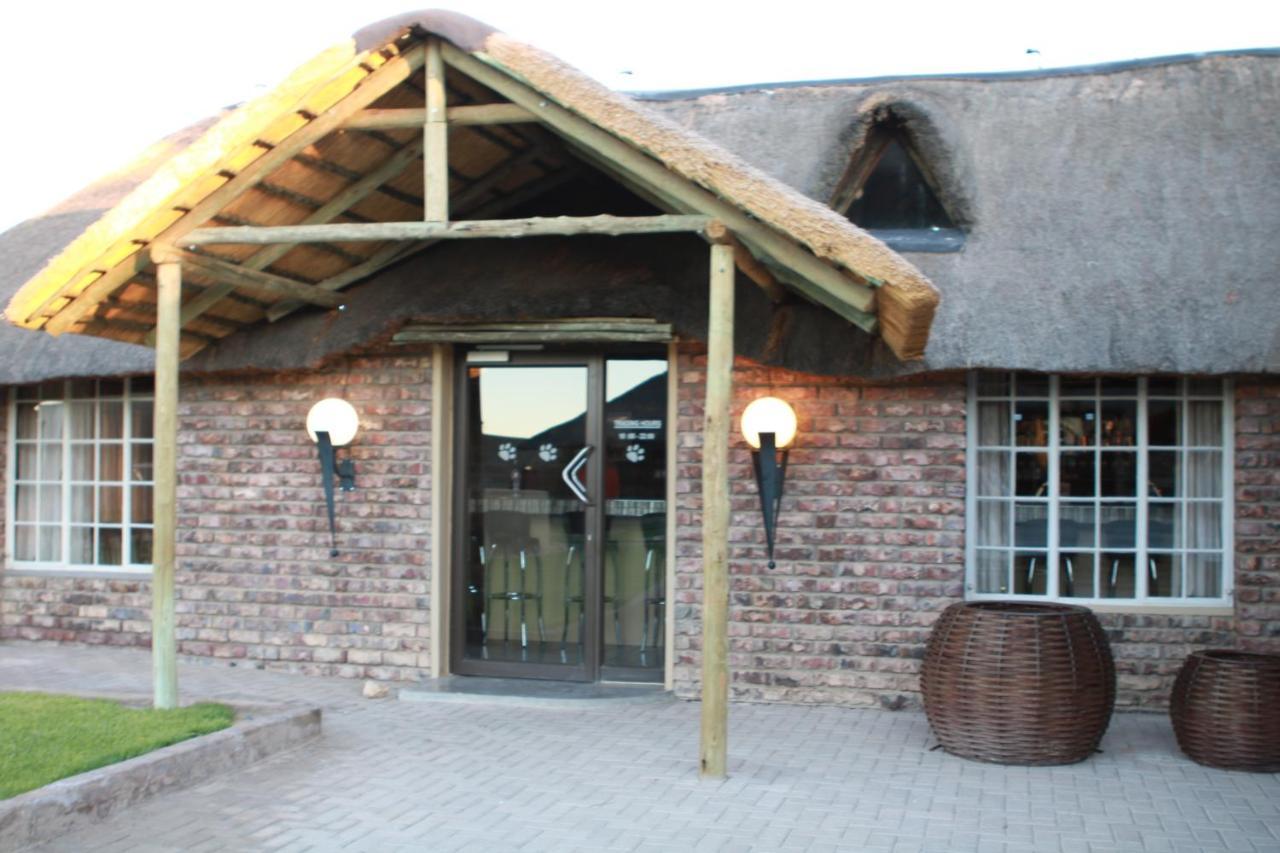 Maritz Country Lodge Keetmanshoop Buitenkant foto